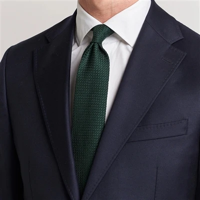 Ua rau koj nqhis dej ntawm Elegance nrog Grenadine Tie