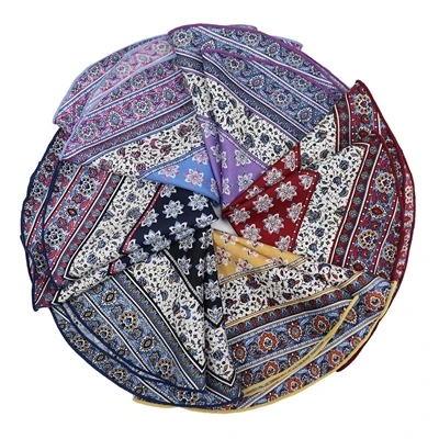 Ua kom koj saib nrog Hemmed Pocket Squares